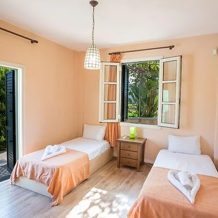 Villa Matronas Titan - Stunning 5 Bedroom Protaras With Private Pool Paralímni