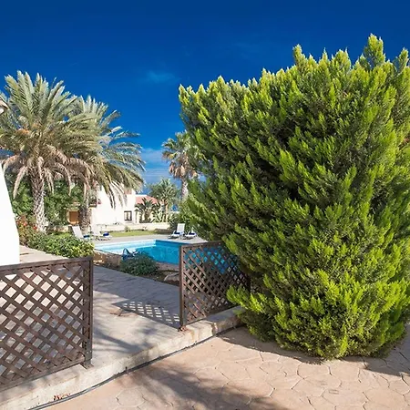 Matronas Titan - Stunning 5 Bedroom Protaras With Private Pool